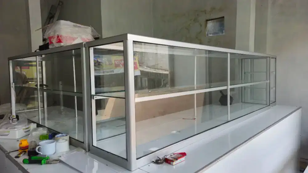 ETALASE 3 UNIT (full set & perlengkapan