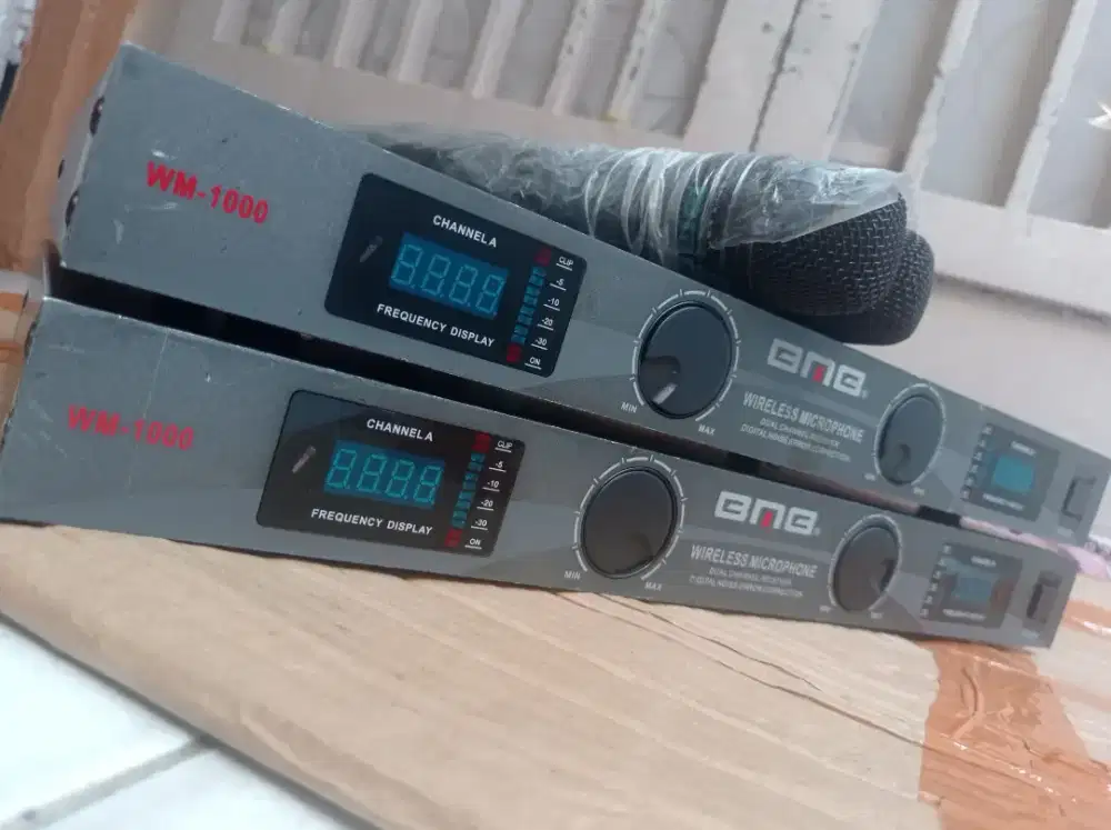 BMB WM 1000 Wireless VHF Microphone Sistem.