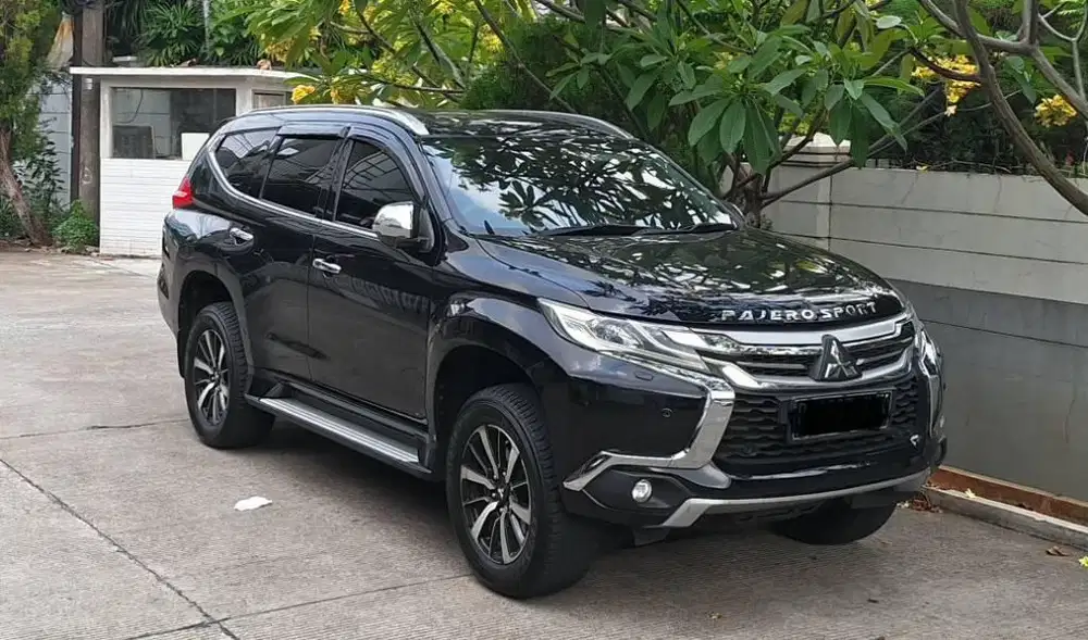 Pajero Dakar A/T 2018/17 Hitam Low KM