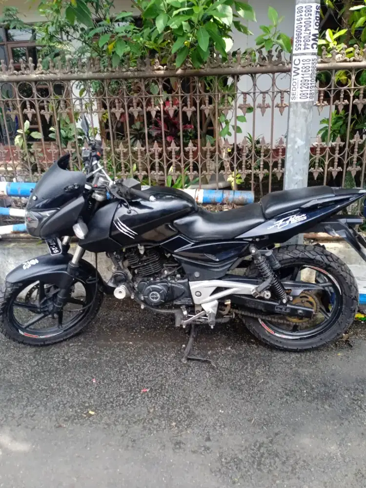 Bajaj Pulsar 180 ug 4