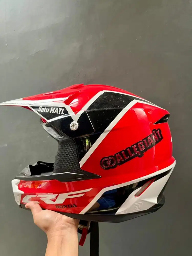 Helm CRF merek Honda