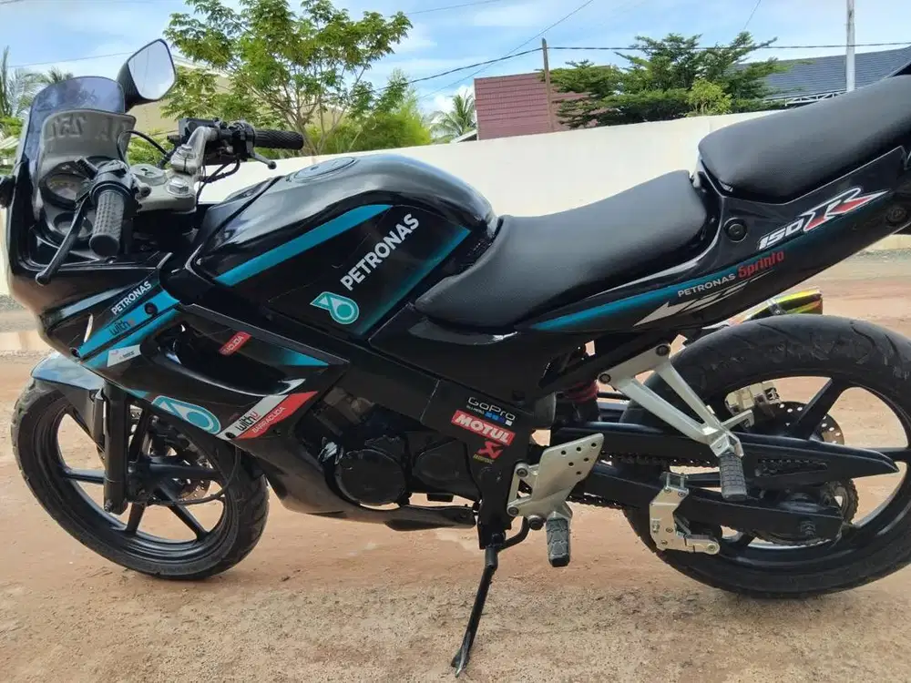 Di jual motor cBR 150R