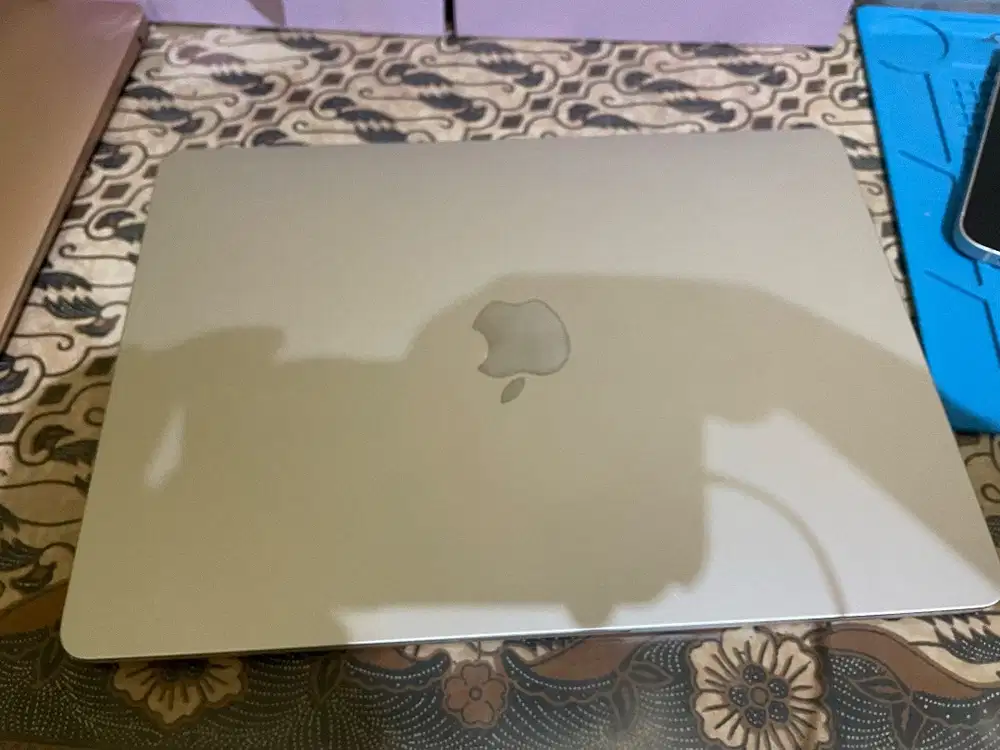 MacBook Air 2022 16GB / 256GB No minus