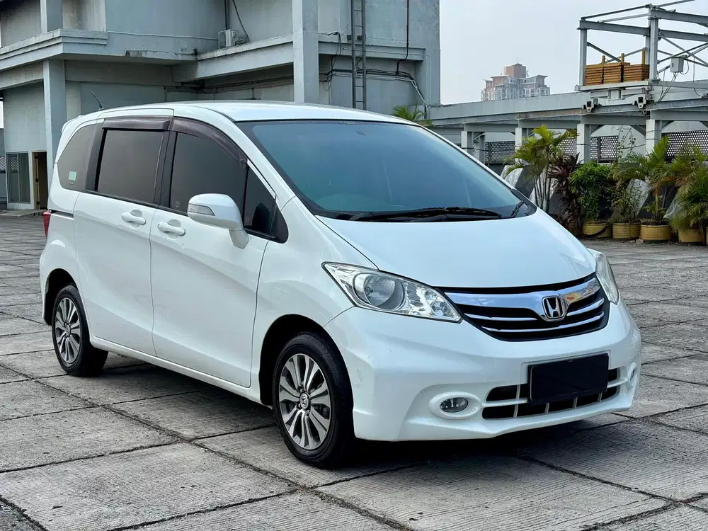 [LOW KM] HONDA FREED PSD AT 2013 PUTIH ISTIMEWA TT 2014 AT