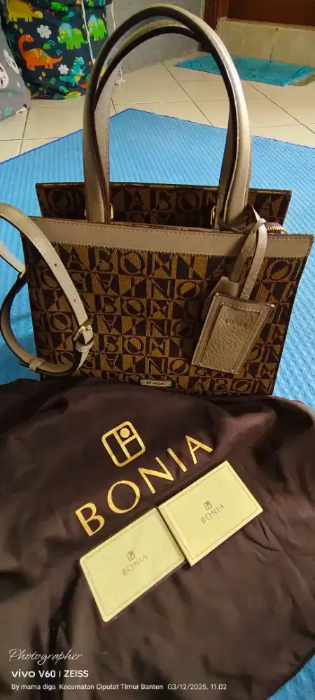Preloved bonia bag original