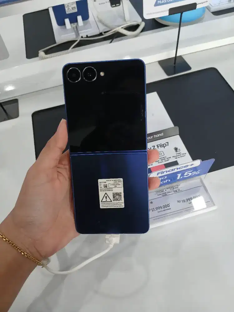 PROMO NEW SAMSUNG SAMSUNG ZFLIP7 GARANSI RESMI SEIN 1TAHUN