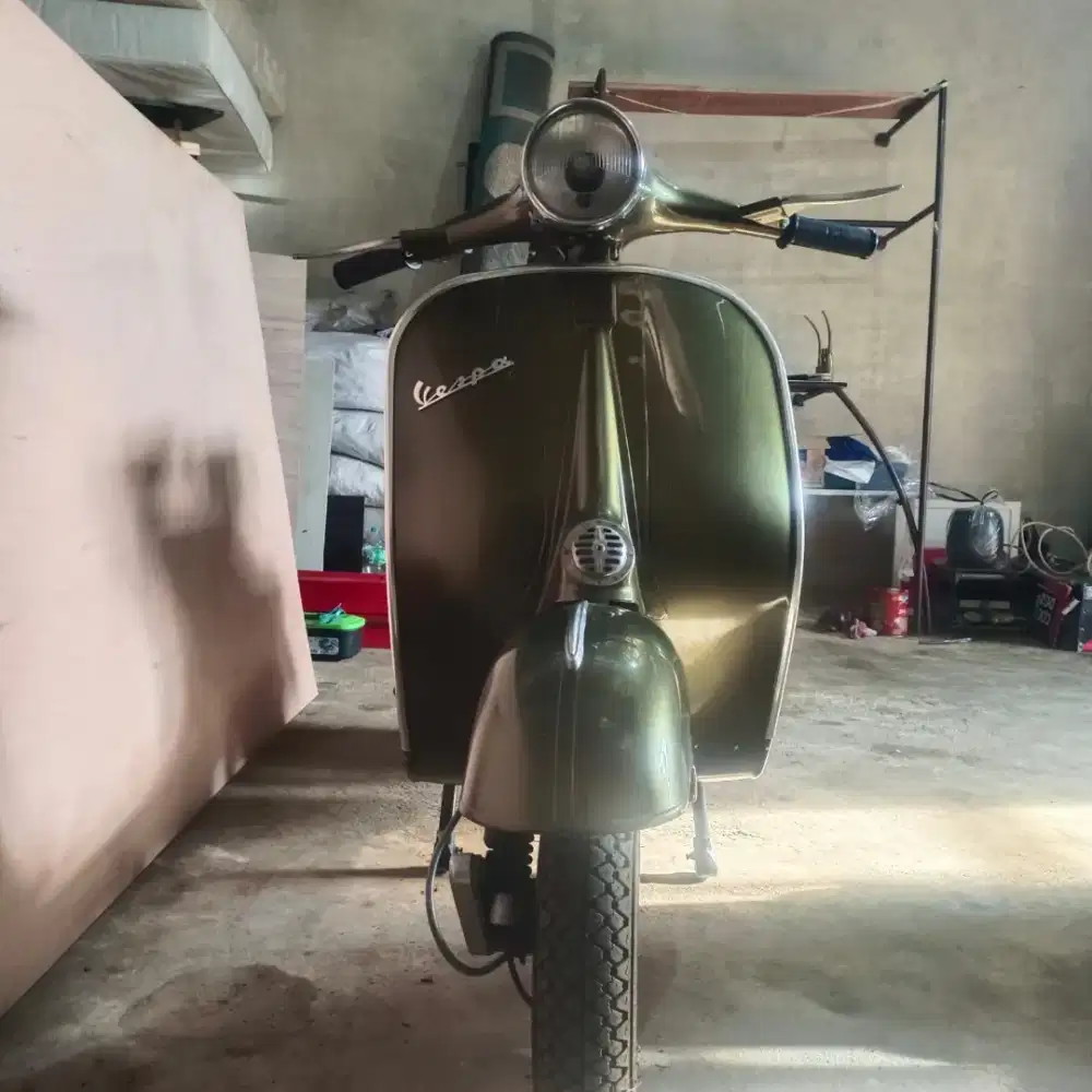 Vespa VNB hijau