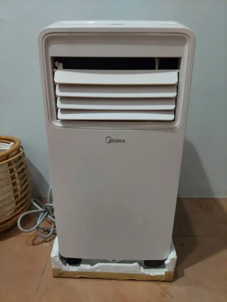 AC portable Midea 1/2 PK