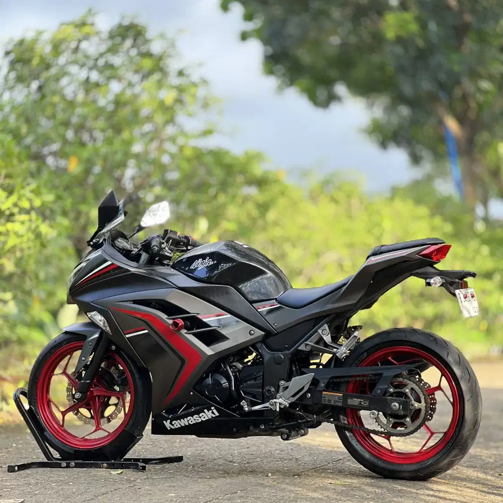 KAWASAKI NINJA 250 FI ABS SE LTD OLD GREY 2017 KM 9K PAJAK ON SUPERB