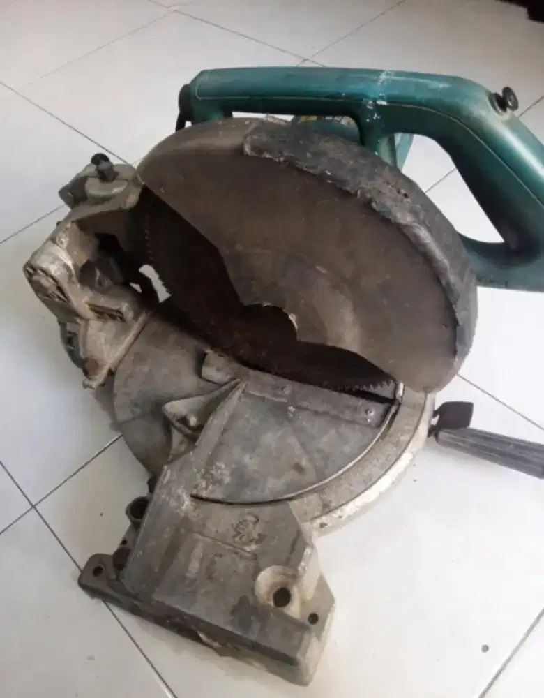 Mesin potong alminium