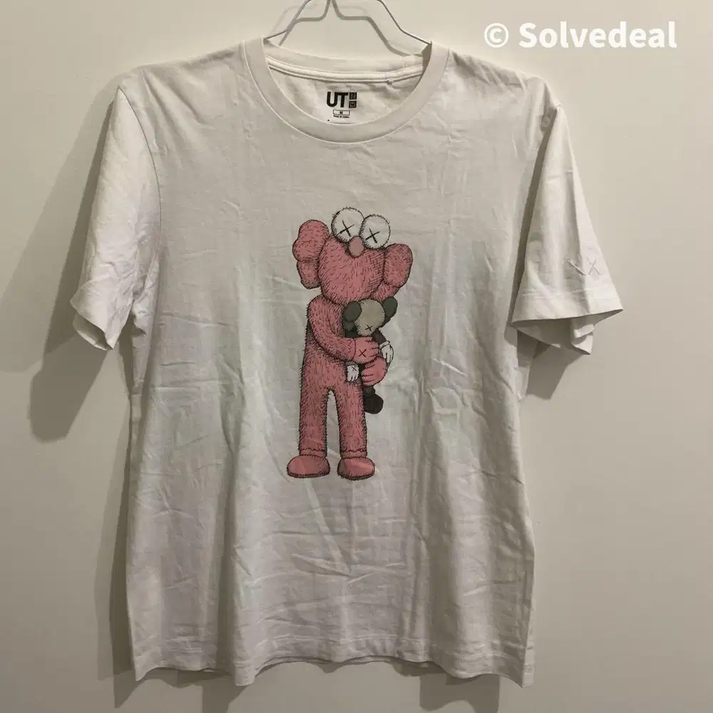 Kaos Uniqlo Kaws Pink BFF Putih Size M