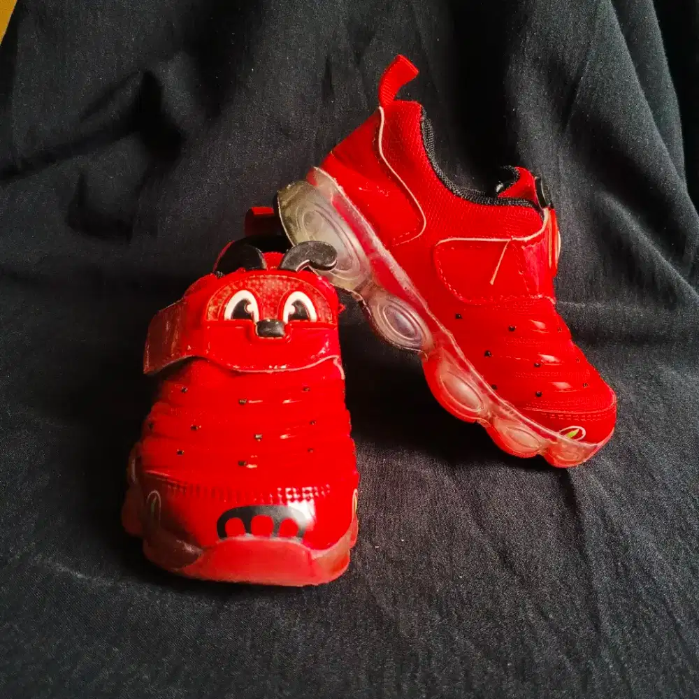 sendal dan sepatu anak