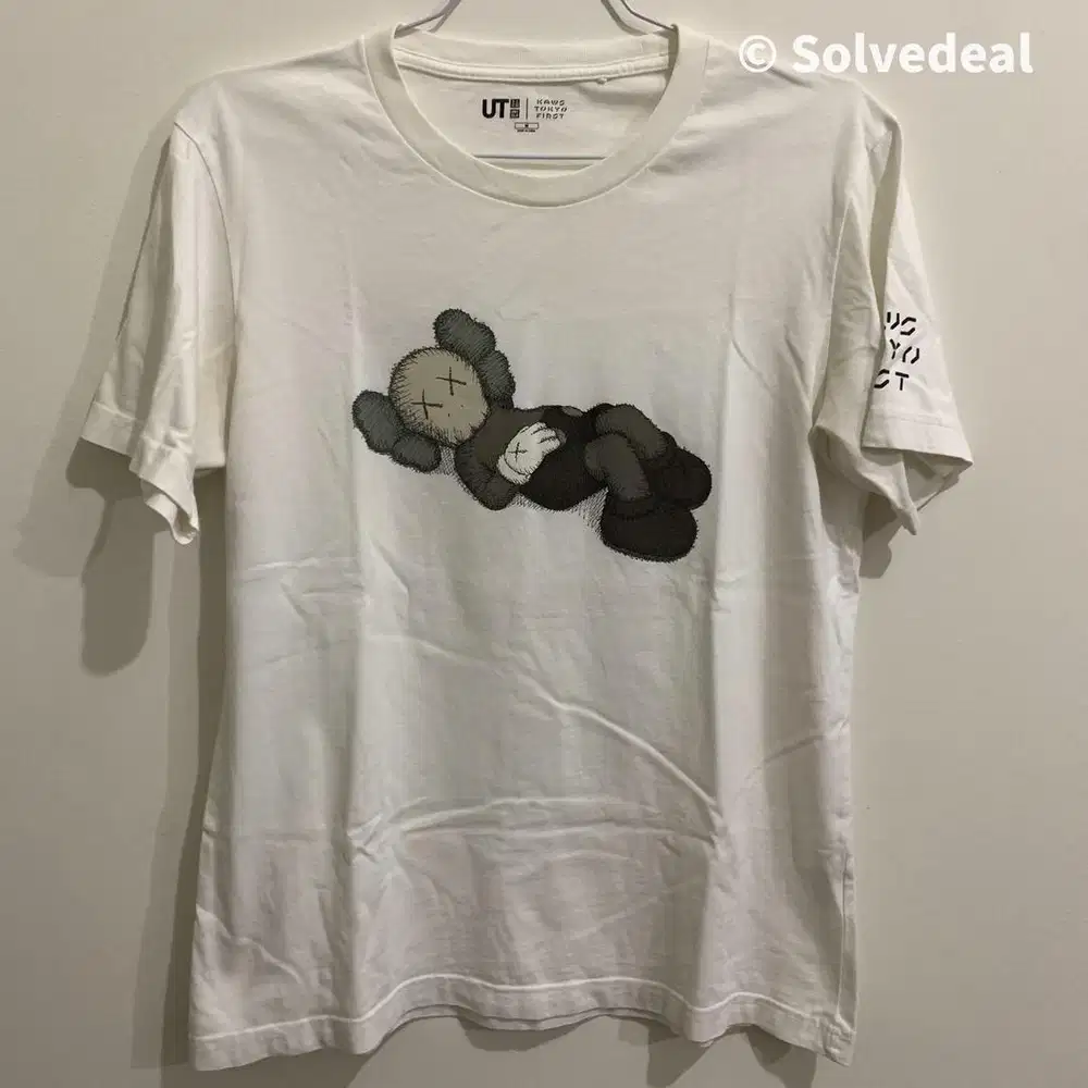 Kaos Uniqlo x Kaws Tokyo First Japan Putih