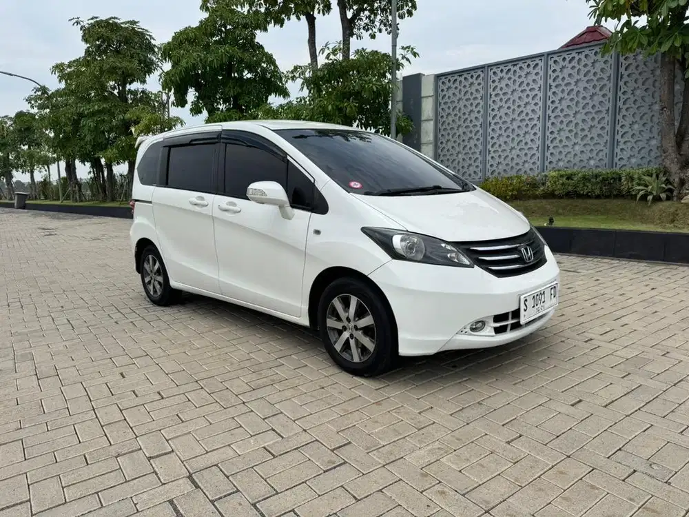 Honda Freed E PSD 2009 istimewa