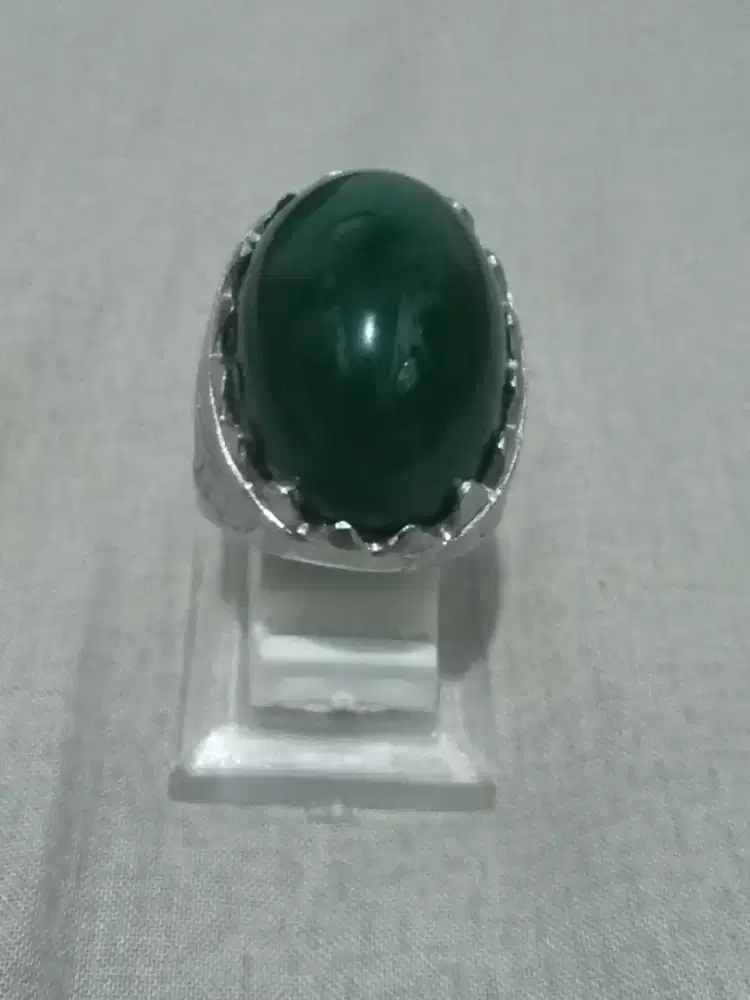 Batu obsidian hijau garut