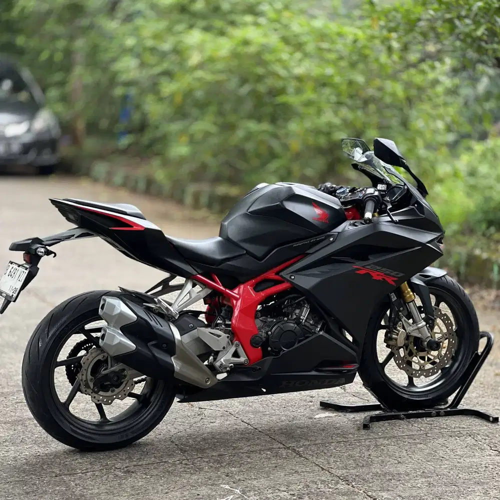 KEREN ABIS! HONDA CBR 250RR NON ABS HITAM 2018 KM 15K SIAP GASPOL