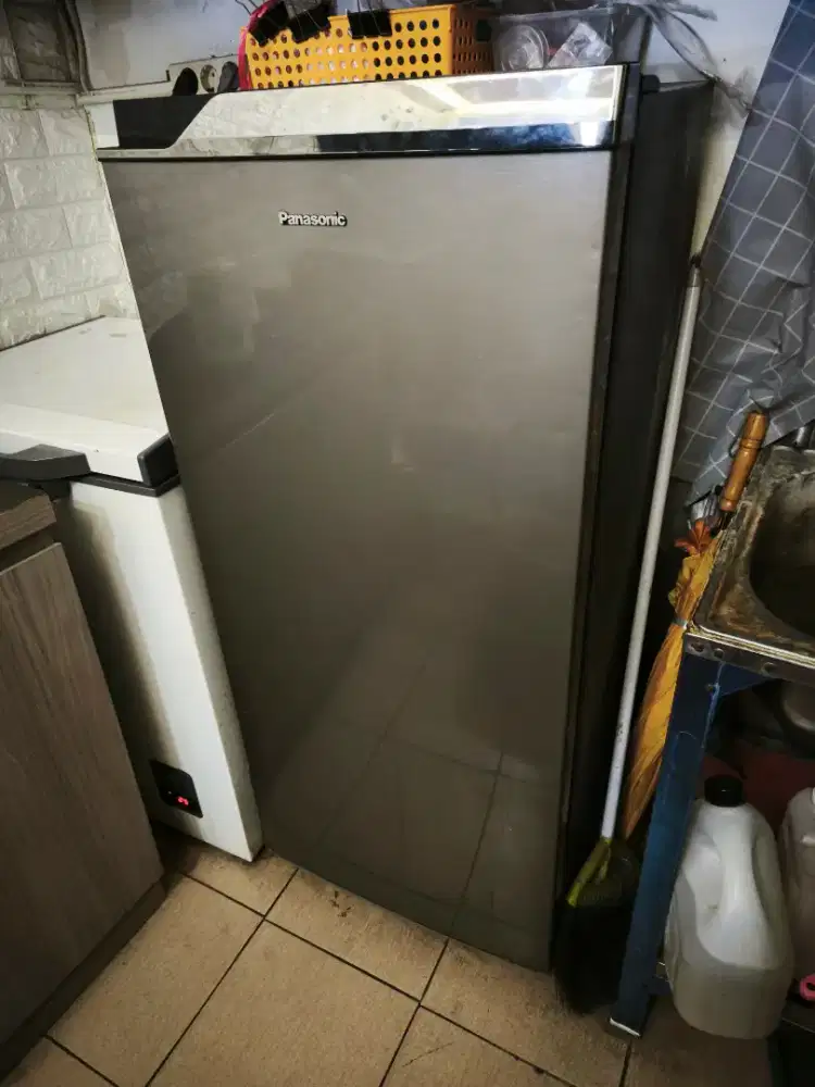 Dijual kulkas panasonic 1 pintu