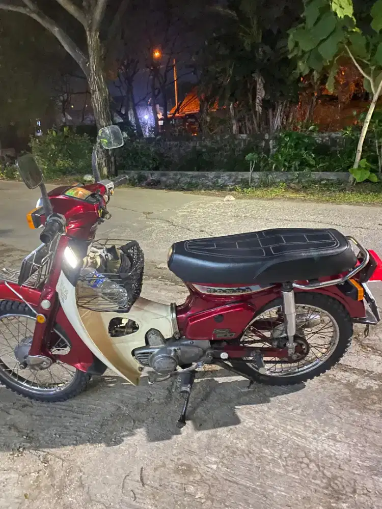 Honda c800 Supercub th. 1982