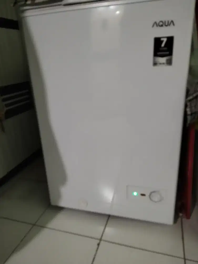 Freezer 100L merk AQUA