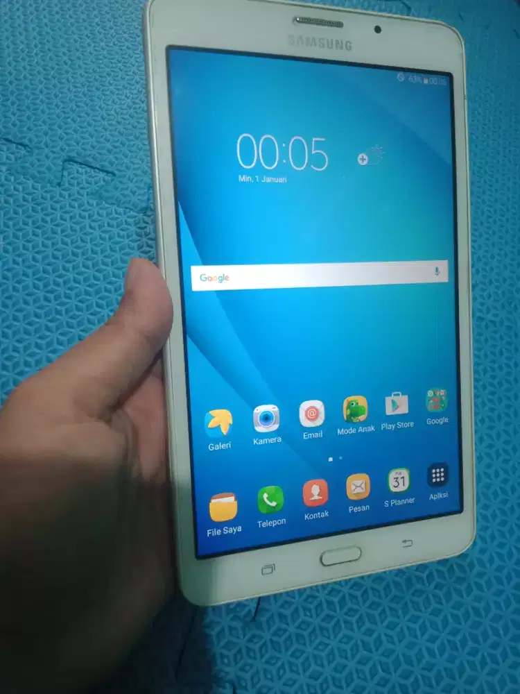 Tablet Samsung A 2016 minus bintik 2 di layar gk ngaruh .