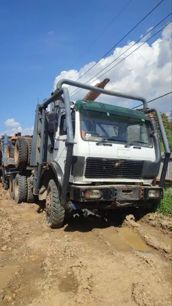 Logging Mercy 3836 2002
di Samarinda