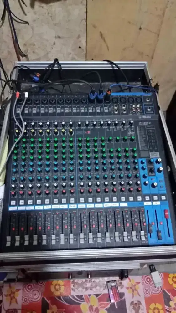 Mixer Yamaha mg 20xu