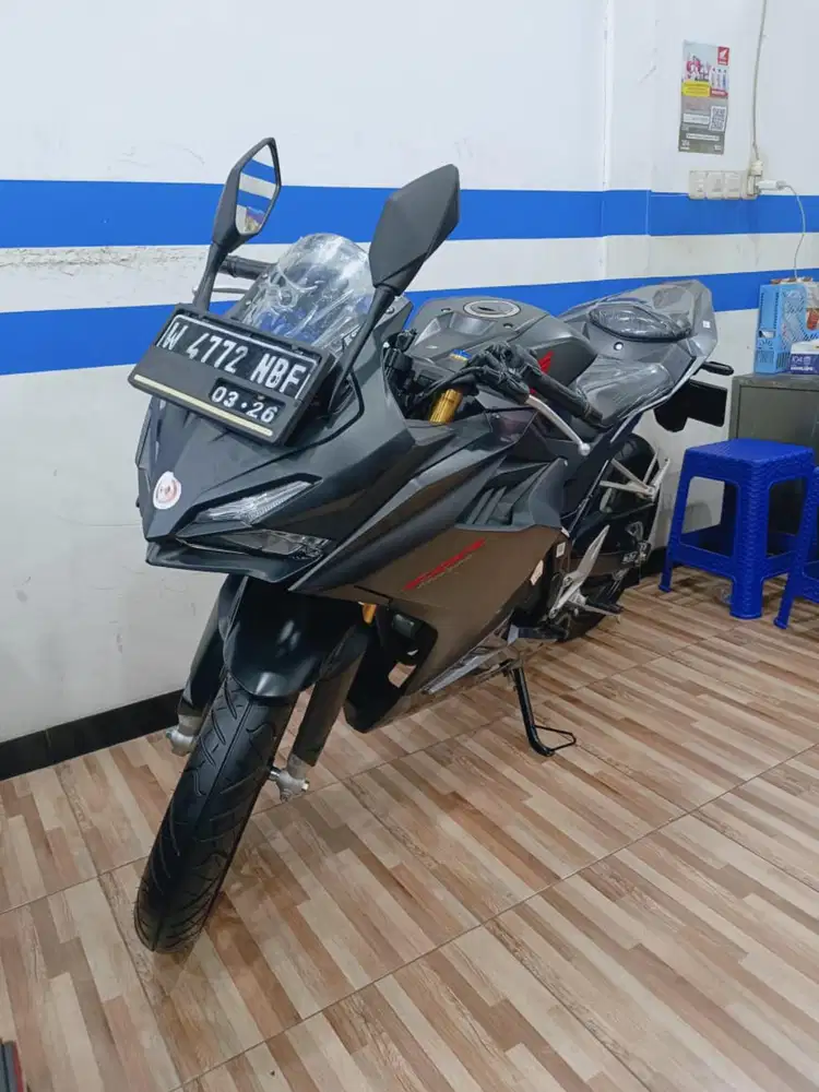 Deebak km rendah DIBAWAH 5000 HONDA CBR 150R TAHUN 2021 ISTIMEWA
