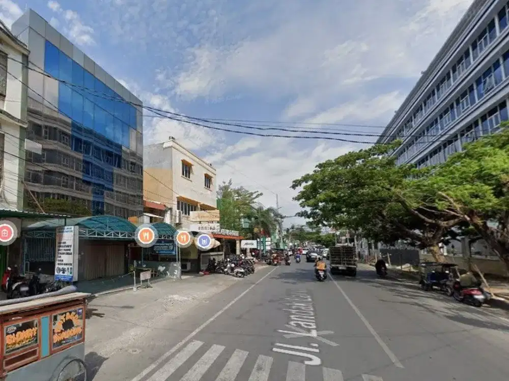 gedung kantoran dekat RS labuang baji tengah kota makassar