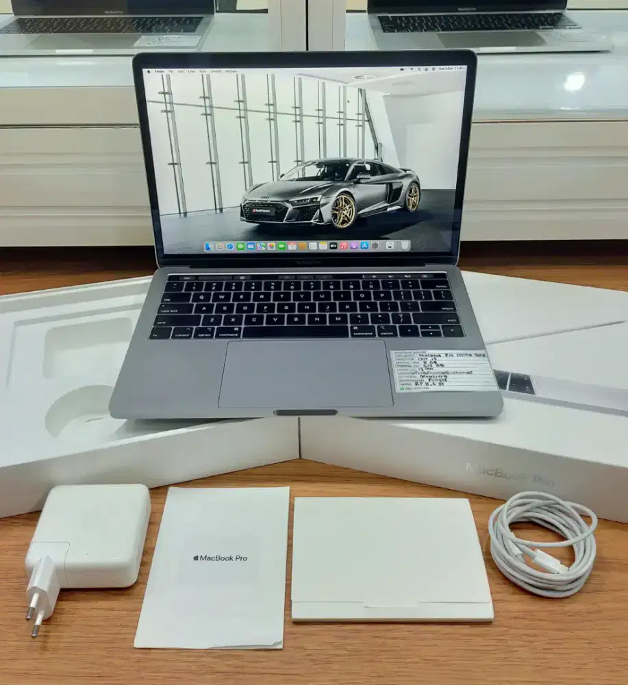 Macbook pro retina 2018 garansi 2bulan