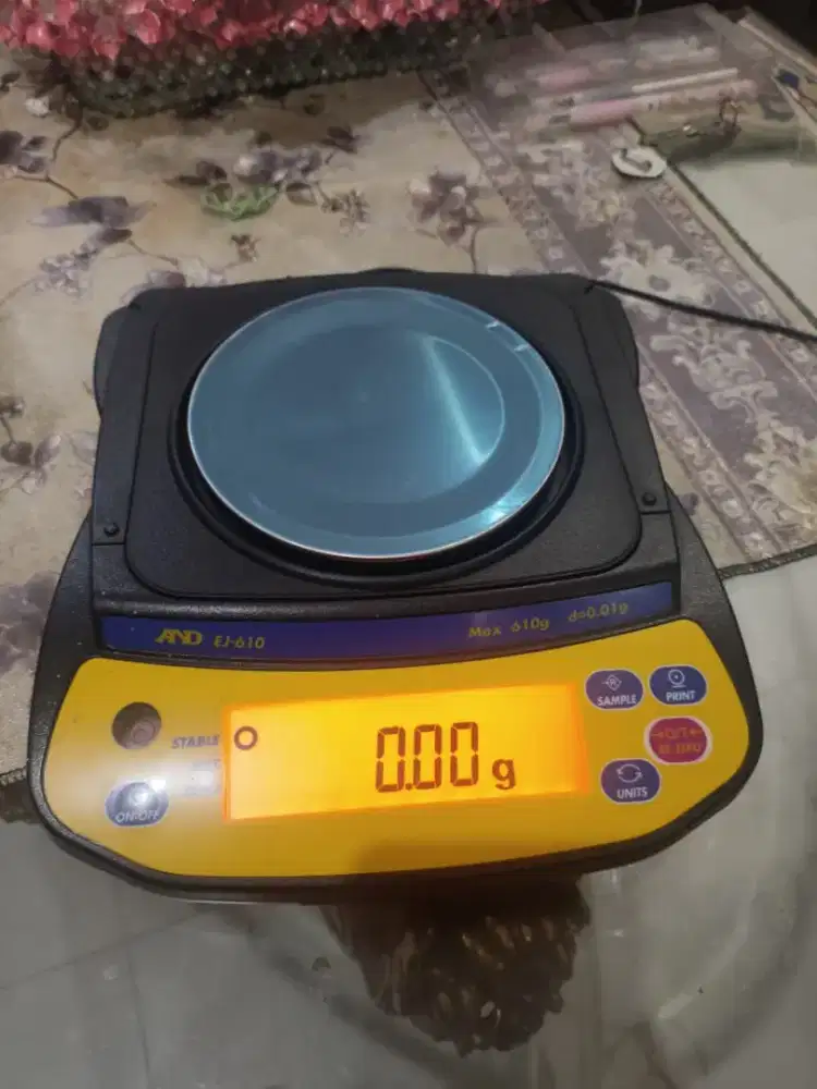 Timbangan digital (Emas)