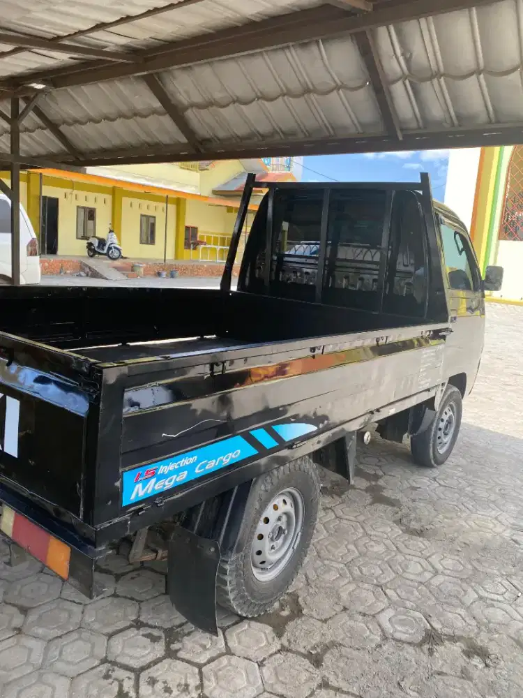 Mobil suzuki carry 1,5 hitam 2013