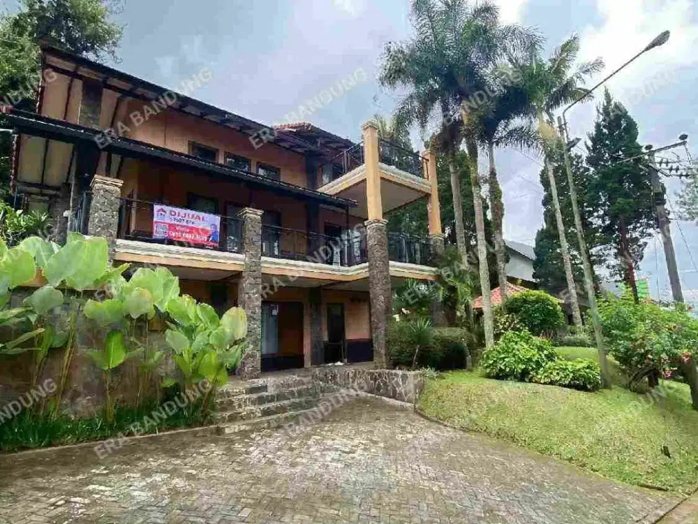 Rumah Villa Istana Bunga Lembang