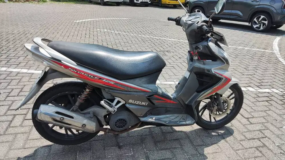 Motor Suzuki Skywave (2008)