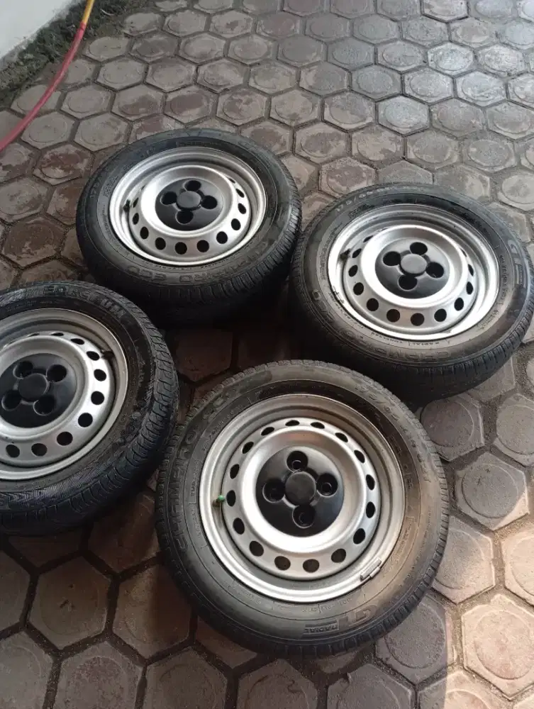 Velg 14 oemlook pcd 4x100 + ban champiro