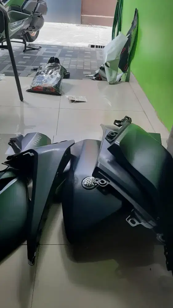 Body halus xmax connected