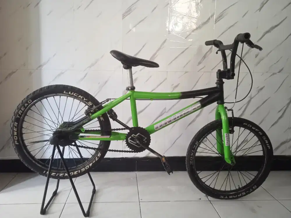 Sepeda BMX GT uk20