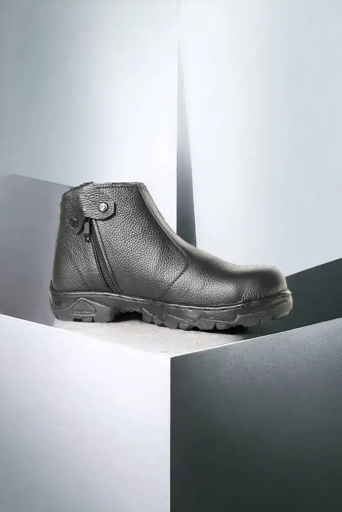 Original Sepatu safety terlaris Cilegon