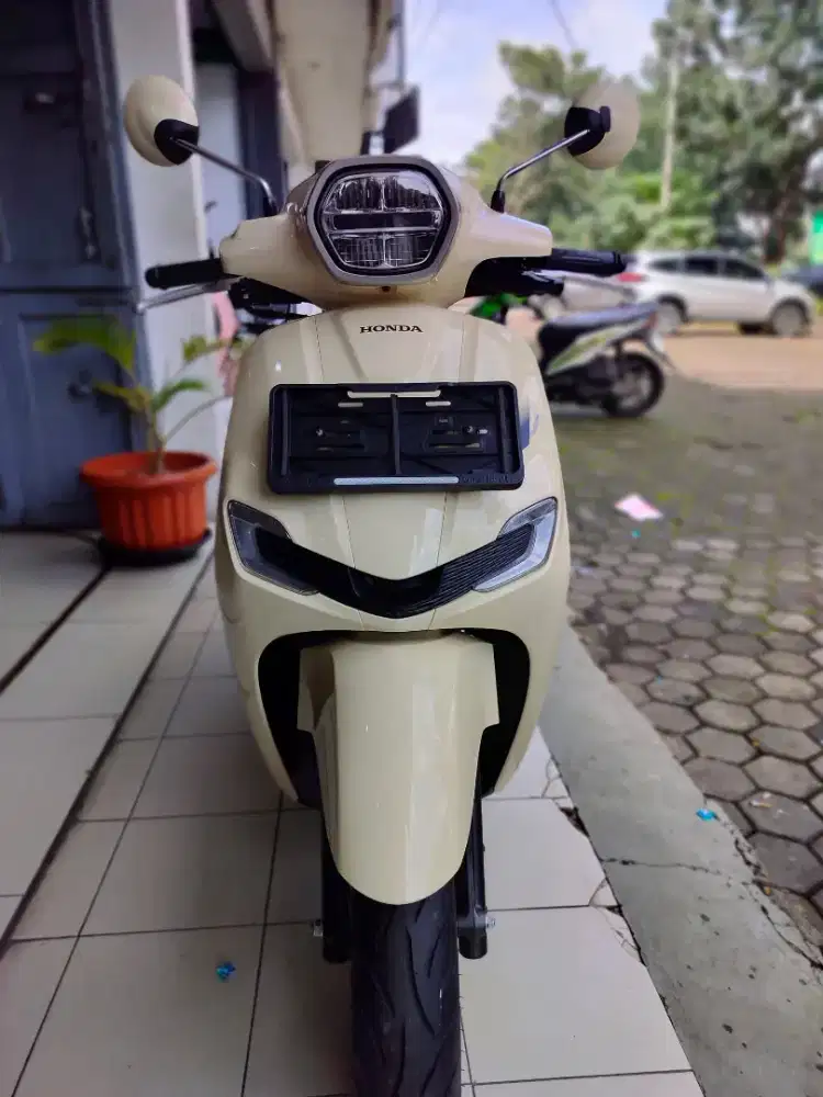 HONDA STYLO 160 CBS KREM