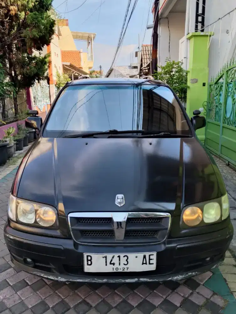 Mobil Trajet Nyundai