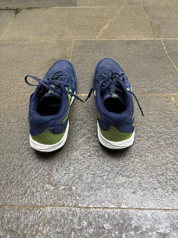 sepatu badminton/tenis/padel asics blade ff