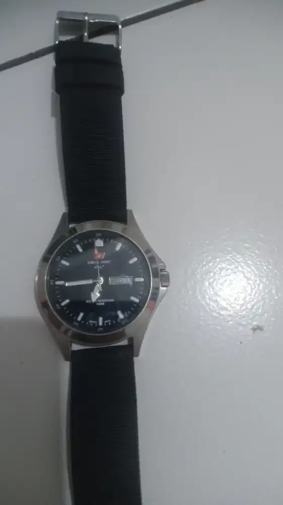 Jam tangan Swis Army