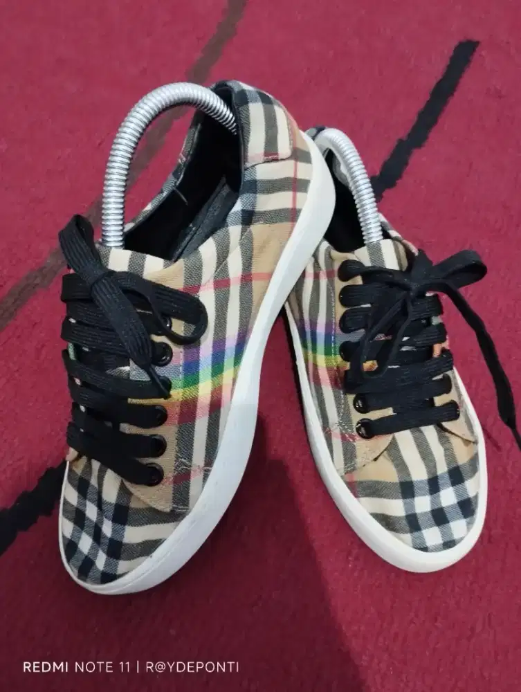 Burberry Casual size 36 fit 37