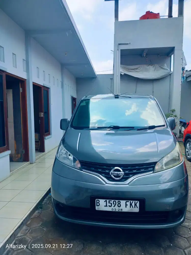DIJUAL CEPAT NISSAN EVALIA XV M/T 2012 SIAP PAKAI