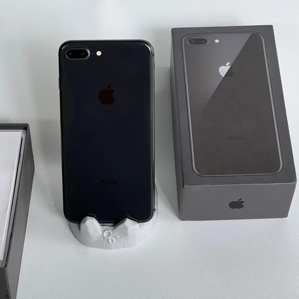 Jual / TT iPhone 8 Plus 64Gb  ori no minus