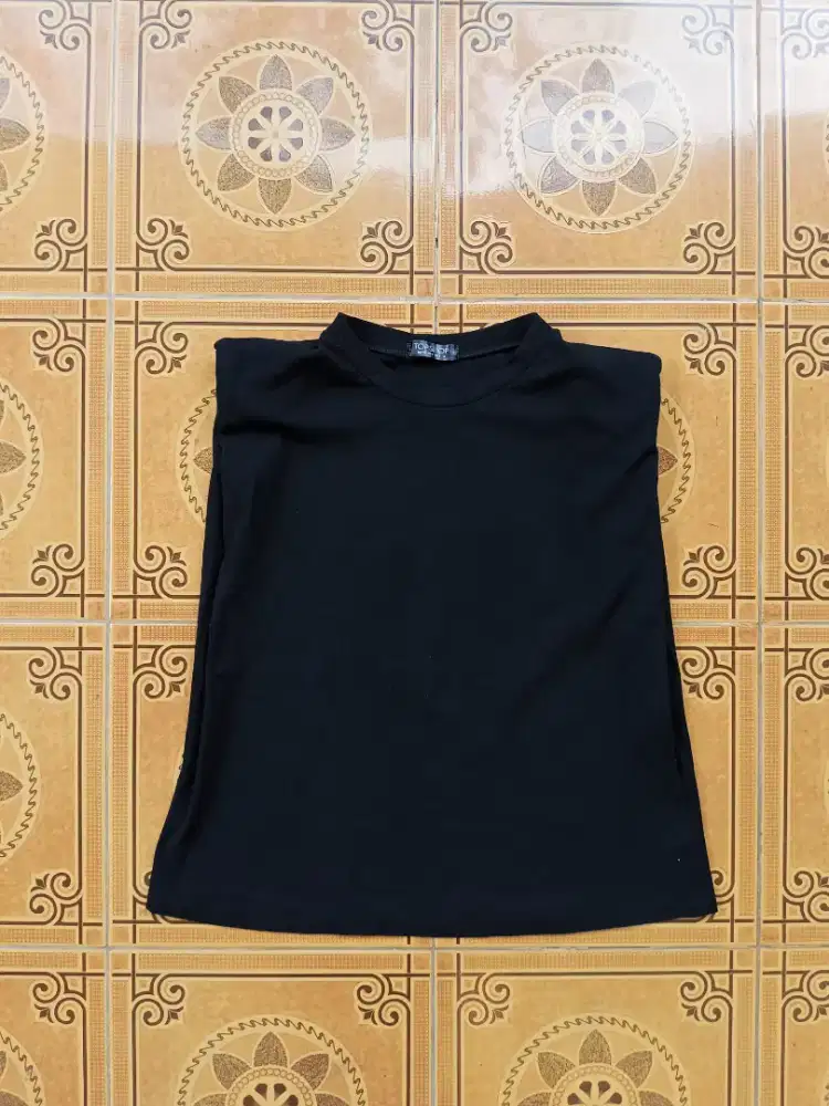 Atasan Semi Kutung Hitam Brand TOP SHOP (Barang SGP)