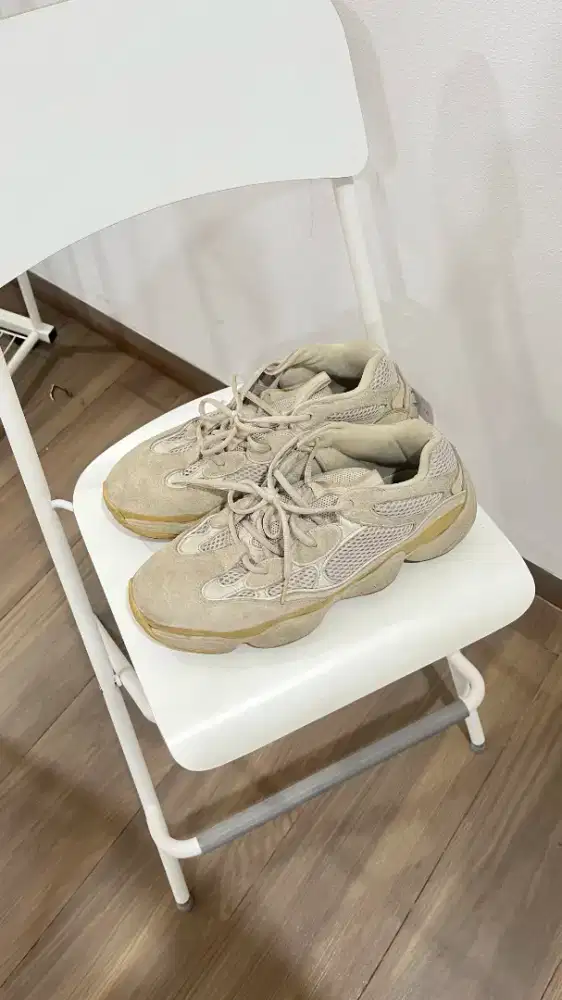 ADIDAS YEEZY SEPATU CREAM