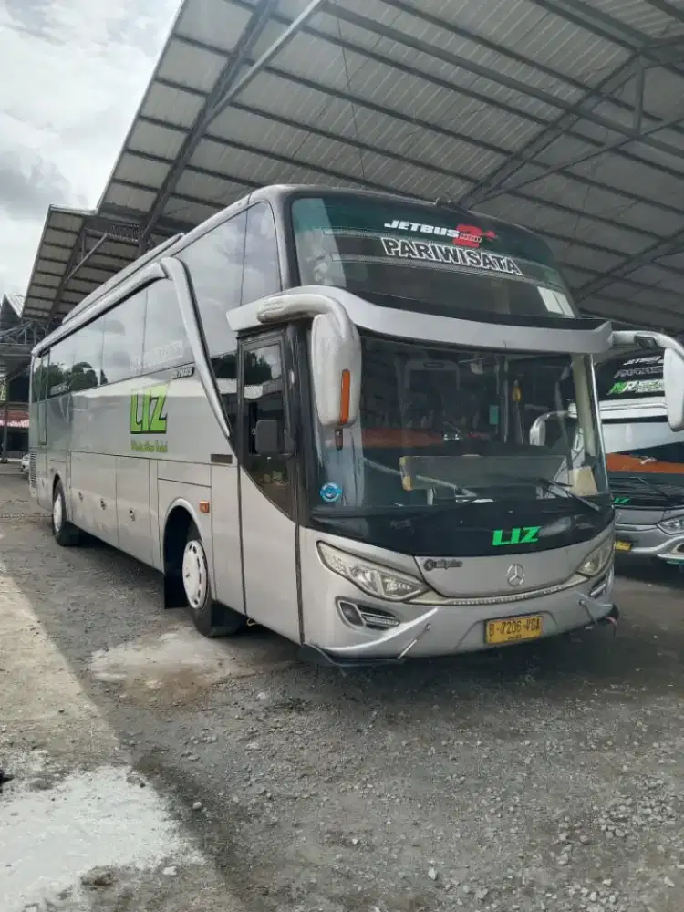 Jasa sewa bus pariwisata