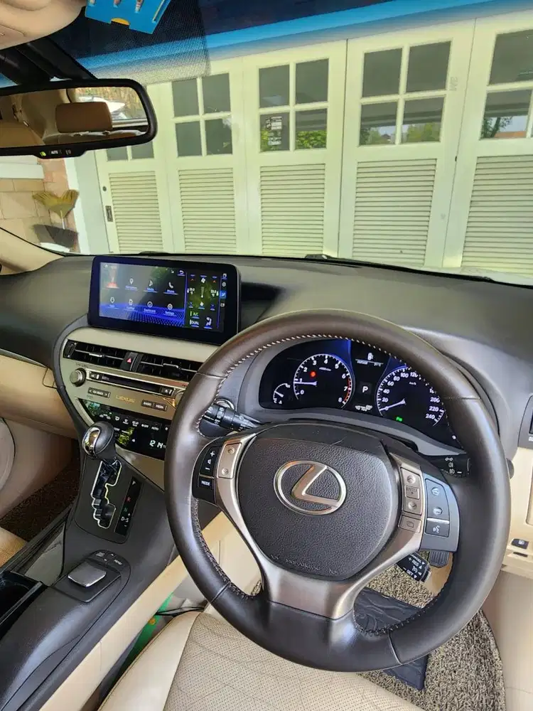 Di jua Lexus Rx - 270 ( Putih)