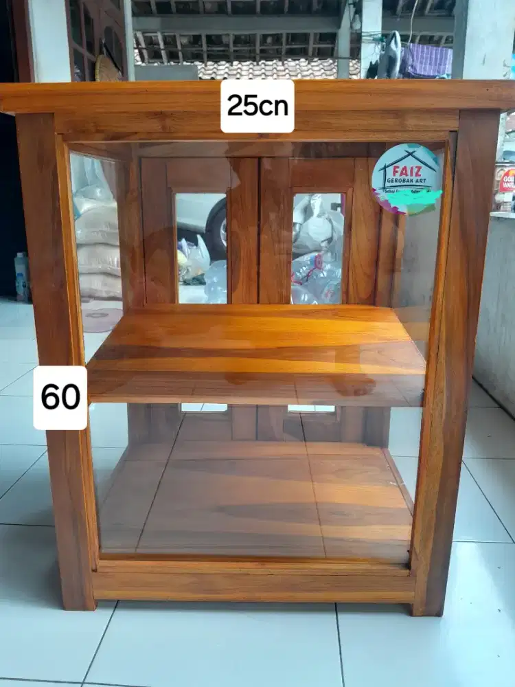etalase kayu jati masih baru