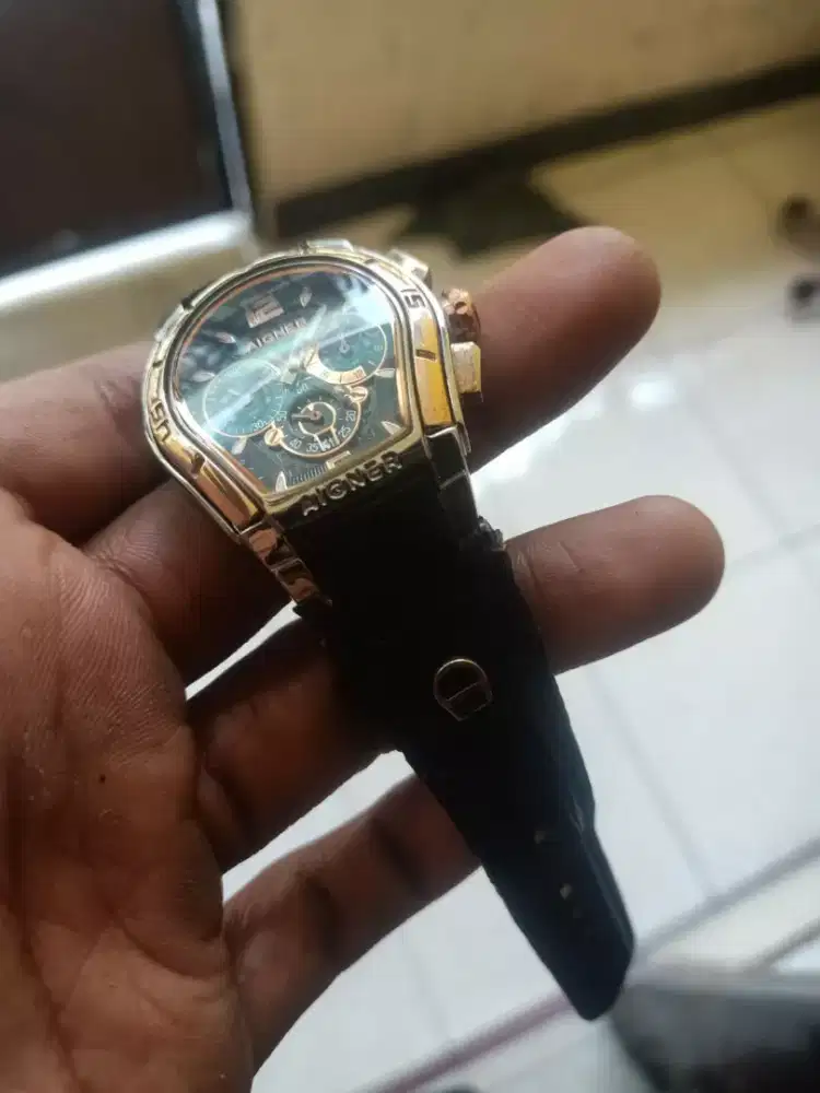 Jam tangan Aigner